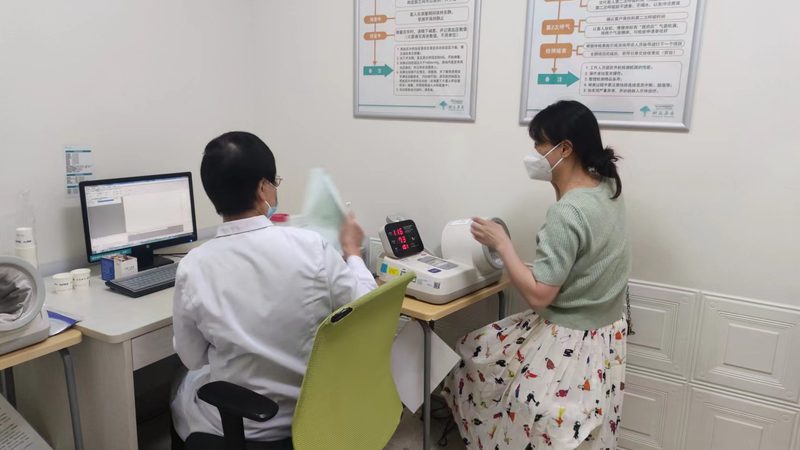 在解读老年人体检报告时，以下关键指标不容忽视：